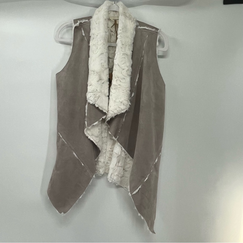 Onetheland Brown Faux Suede Shearling Vest Small NWT
